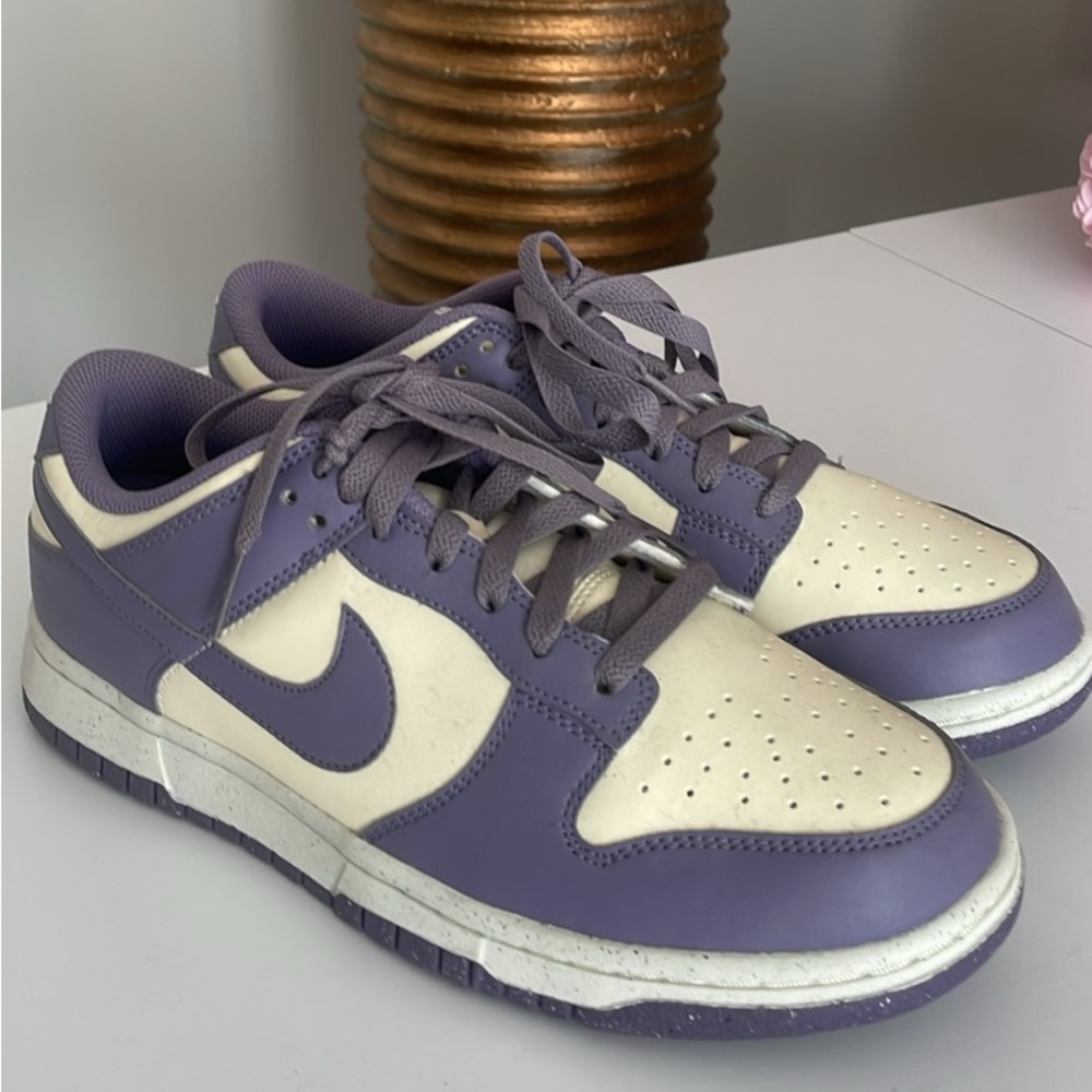 Women’s Nike Dunk Low Next Nature Size 9.5